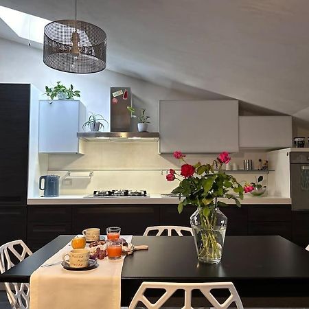 Elegante Appartamento Privato In Palazzo Storico Del XVIII - Pieno Centro Nicosia Esterno foto