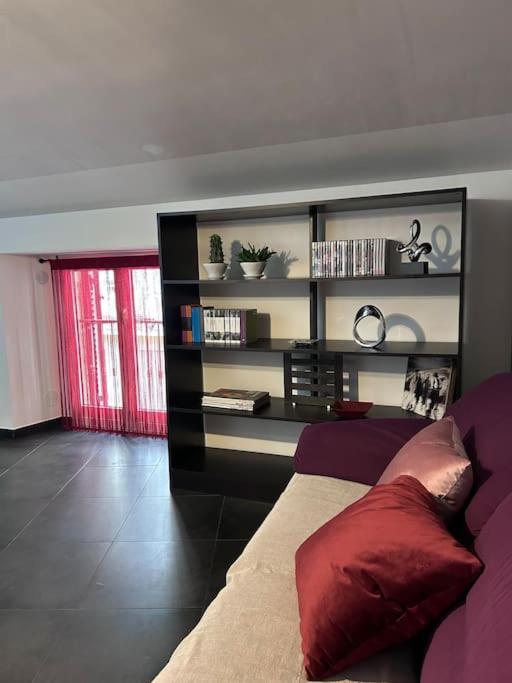 Elegante Appartamento Privato In Palazzo Storico Del XVIII - Pieno Centro Nicosia Esterno foto