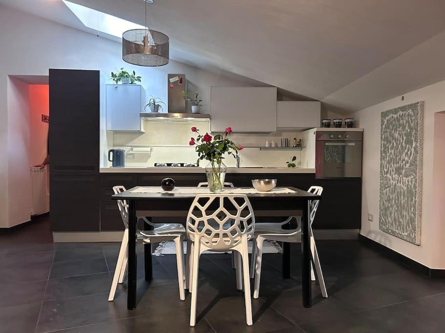 Elegante Appartamento Privato In Palazzo Storico Del XVIII - Pieno Centro Nicosia Esterno foto