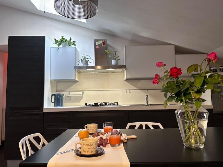 Elegante Appartamento Privato In Palazzo Storico Del XVIII - Pieno Centro Nicosia Esterno foto