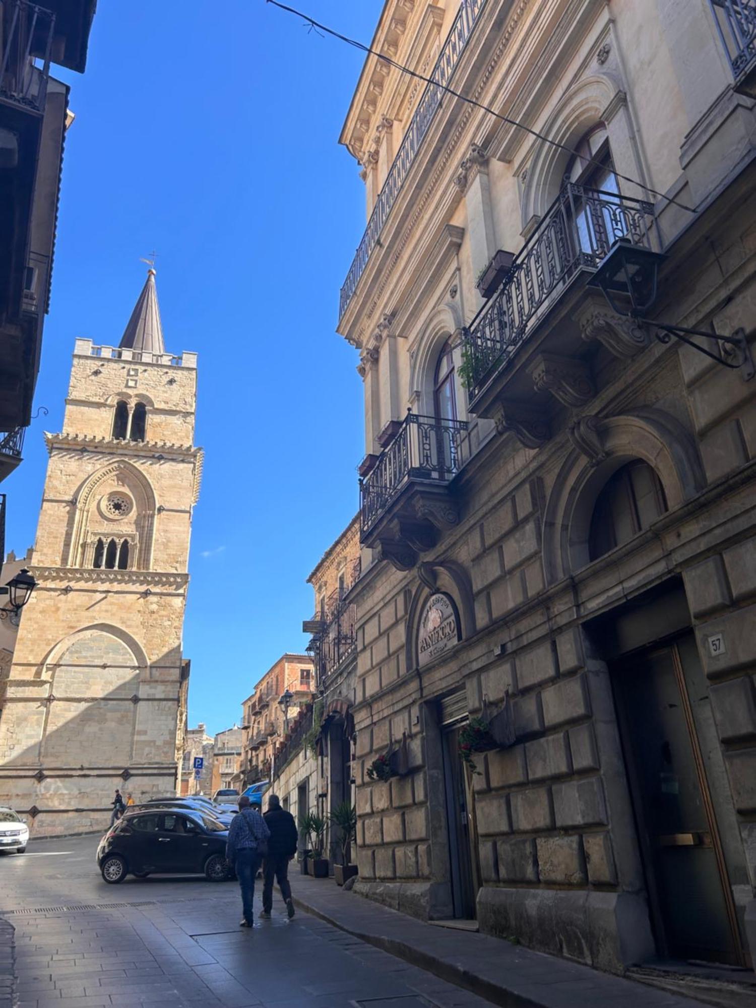 Elegante Appartamento Privato In Palazzo Storico Del XVIII - Pieno Centro Nicosia Esterno foto